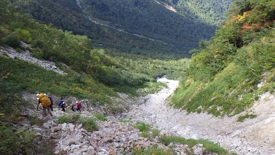 水俣乗越を超えて天上沢を下る
