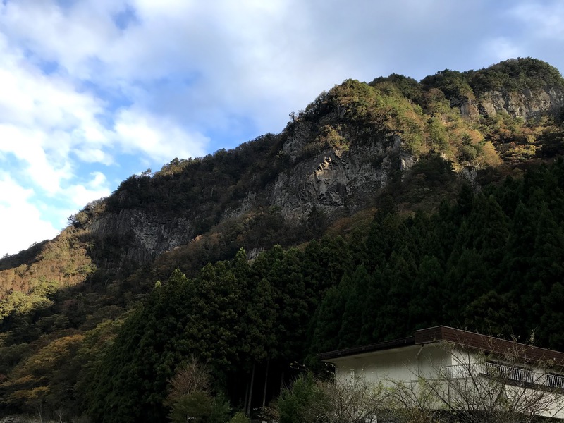 小太郎岩全景